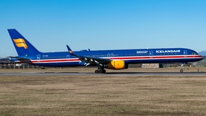 Photo of TF-ISX - Boeing 757-3E7 operated by Icelandair