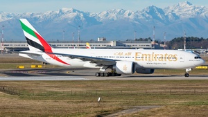 Photo of A6-EWJ - Boeing 777-21H(LR) operated by Emirates