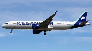 Photo of TF-IAB - Airbus A321-271NX operated by Icelandair