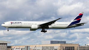 Photo of PT-MUB - Boeing 777-32W(ER) operated by LATAM Airlines Brasil