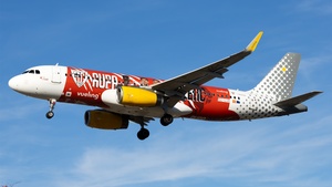 Photo of EC-LUO - Airbus A320-232 operated by Vueling