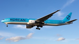 Photo of HL8009 - Boeing 777-3B5(ER) operated by Korean Air