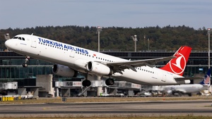 Photo of TC-JTM - Airbus A321-231 operated by Turkish Airlines
