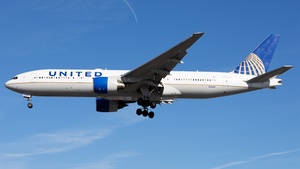 Photo of N228UA - Boeing 777-222(ER) operated by United Airlines