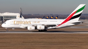 Photo of A6-EDQ - Airbus A380-861 operated by Emirates