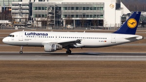 Photo of D-AIPA - Airbus A320-211 operated by Lufthansa