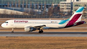 Photo of D-ABFO - Airbus A320-214 operated by Eurowings