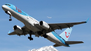 Photo of G-OOBN - Boeing 757-2G5 operated by TUI Airways