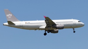 Photo of D-ASMR - Airbus A320-214 operated by Sundair