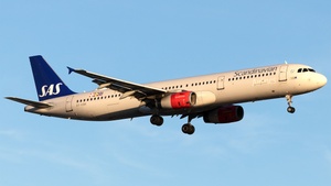 Photo of OY-KBK - Airbus A321-232 operated by SAS Scandinavian Airlines