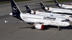 Photo of D-AIBL - Airbus A319-112 operated by Lufthansa CityLine