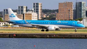 Photo of PH-EZM - Embraer ERJ-190STD operated by KLM Cityhopper