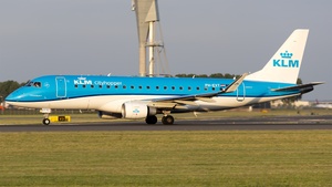 Photo of PH-EXT - Embraer ERJ-175STD operated by KLM Cityhopper