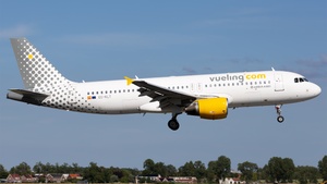 Photo of EC-KLT - Airbus A320-216 operated by Vueling