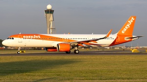 Photo of G-ZXIC - Airbus A321-251NX operated by easyJet
