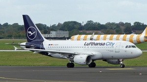 Photo of D-ASTX - Airbus A319-112 operated by Lufthansa City Airlines