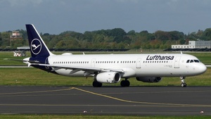Photo of D-AIRR - Airbus A321-131 operated by Lufthansa