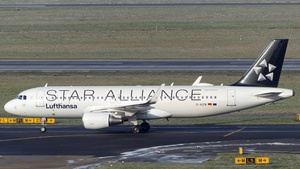 Photo of D-AIZN - Airbus A320-214 operated by Lufthansa