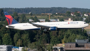 Photo of N828MH - Boeing 767-432(ER) operated by Delta Air Lines