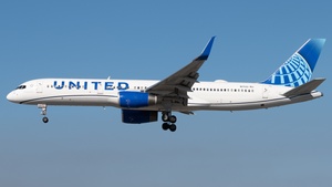 Photo of N17133 - Boeing 757-224 operated by United Airlines