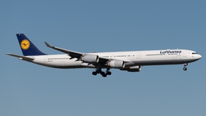 Photo of D-AIHX - Airbus A340-642 operated by Lufthansa