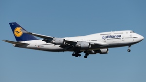 Photo of D-ABTL - Boeing 747-430 operated by Lufthansa