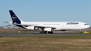 Photo with serial 135 - Airbus A340-313