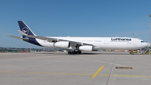 Photo of D-AIFE - Airbus A340-313 operated by Lufthansa