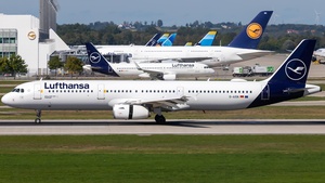 Photo of D-AISN - Airbus A321-231 operated by Lufthansa