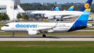 Photo of D-AIWD - Airbus A320-214 operated by Discover Airlines