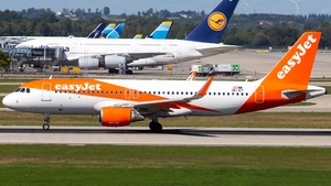 Photo of OE-ICT - Airbus A320-214 operated by easyJet Europe