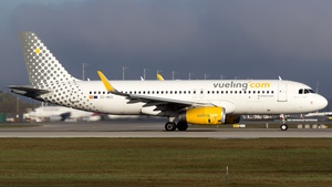 Photo of EC-MKO - Airbus A320-232 operated by Vueling