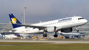 Photo of D-AIUR - Airbus A320-214 operated by Lufthansa
