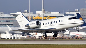 Photo of D-AWBF - Bombardier Challenger 650 operated by Air Independence