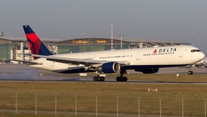 Photo of N833MH - Boeing 767-432(ER) operated by Delta Air Lines