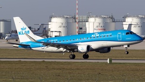 Photo of PH-EXH - Embraer ERJ-175STD operated by KLM Cityhopper