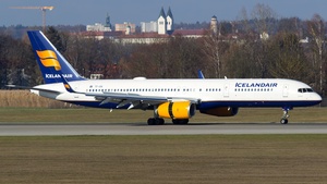Photo of TF-ISK - Boeing 757-223 operated by Icelandair