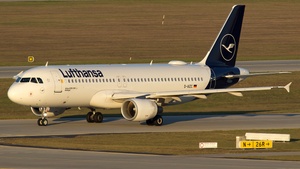 Photo of D-AIZC - Airbus A320-214 operated by Lufthansa