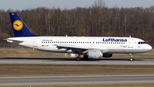 Photo of D-AIPS - Airbus A320-211 operated by Lufthansa