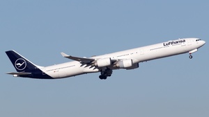Photo of D-AIHI - Airbus A340-642 operated by Lufthansa