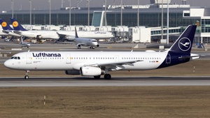 Photo of D-AIDB - Airbus A321-231 operated by Lufthansa