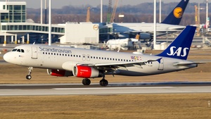 Photo of OY-KAM - Airbus A320-232 operated by SAS Scandinavian Airlines