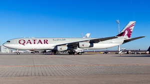 Photo of A7-AAH - Airbus A340-313 operated by Qatar Amiri Flight