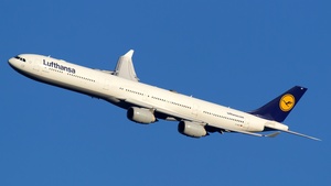 Photo of D-AIHU - Airbus A340-642 operated by Lufthansa