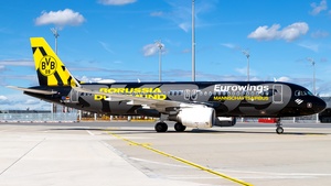 Photo of D-AEWM - Airbus A320-214 operated by Eurowings