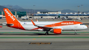 Photo of OE-ICL - Airbus A320-214 operated by easyJet Europe