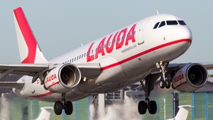 Photo of OE-LON - Airbus A320-214 operated by Laudamotion