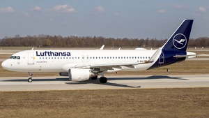 Photo of D-AIUI - Airbus A320-214 operated by Lufthansa