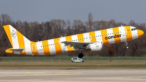Photo of D-ATCH - Airbus A320-212 operated by Condor