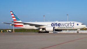 Photo of N796AN - Boeing 777-223(ER) operated by American Airlines